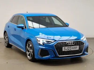 Usado Audi A3 S-Line 110 CV (80 kW) 2023 Azul Berlina