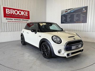 White Used 2015 Mini Cooper S Hatch Hatchback | £9,825 (Fair price)