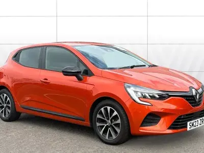 Used Renault Clio V Evolution 90 HP (66 kW) 2023 Orange Hatchback