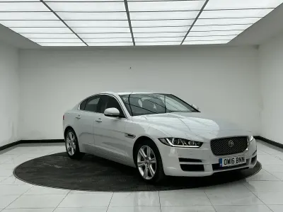 Used Jaguar XE Portfolio 180 HP (132 kW) 2016 White Sedan