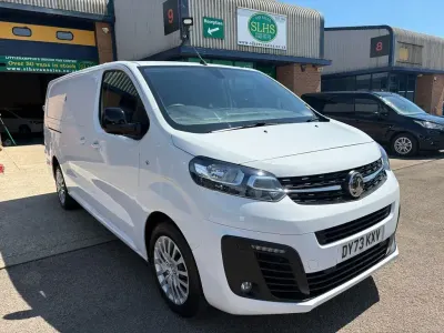Used Vauxhall Vivaro S 100 HP (73 kW) 2023 White MPV