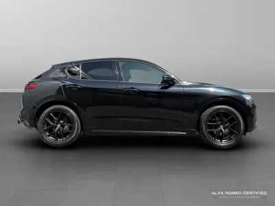 Begagnad Alfa Romeo Stelvio Veloce 276 HK (202 kW) 2021 Svart SUV