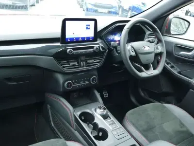 Used Ford Kuga ST-Line X 225 HP (165 kW) 2023 Red SUV
