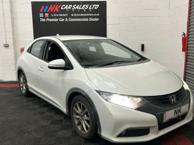 Używany Honda Civic EX 150 KM (110 kW) 2012 Biały Hatchback