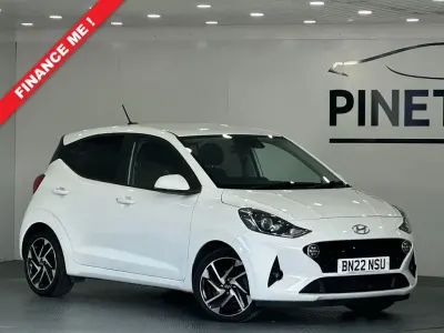 Used Hyundai i10 Premium 84 HP (61 kW) 2022 White Hatchback
