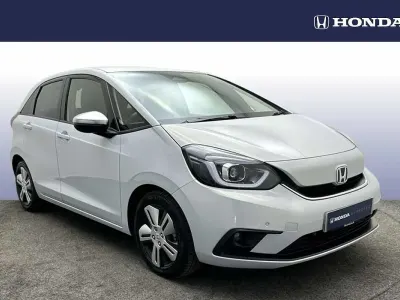 Used Honda Jazz Hybrid 109 HP (80 kW) 2021 Platinum white Hatchback