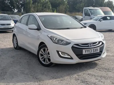 Used Hyundai i30 Edition 100 HP (73 kW) 2013 White Hatchback