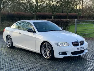 Begagnad BMW 320 Cabriolet Sport Line 184 HK (135 kW) 2012 Vit Cab