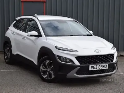 Używany Hyundai Kona SE 141 KM (103 kW) 2022 Biały SUV