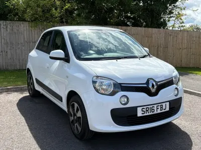 Used Renault Twingo Play 70 HP (51 kW) 2016 White Hatchback