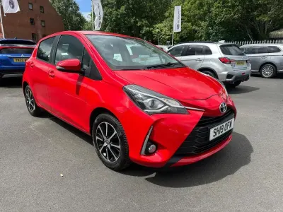 Used Toyota Yaris 107 HP (78 kW) 2019 Red Hatchback