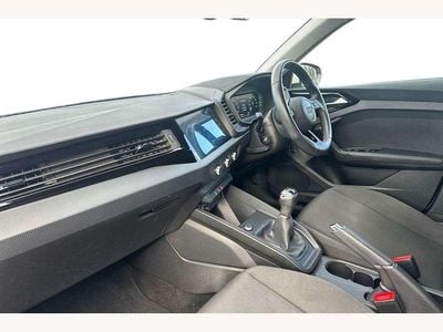 Used Audi A1 Design 95 HP (69 kW) 2022 White Hatchback