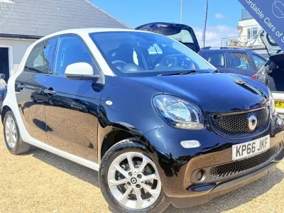 Used Smart ForFour Passion 71 HP (52 kW) 2016 Black/white Hatchback