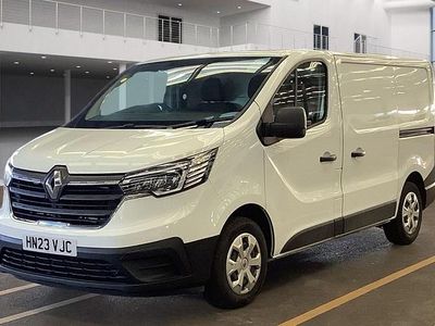 White Used 2023 Renault Trafic Business MPV | £14,495 (Good price)