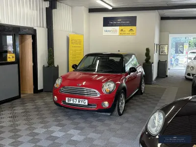 Used Mini Cooper Hatch 120 HP (88 kW) 2007 Red Hatchback