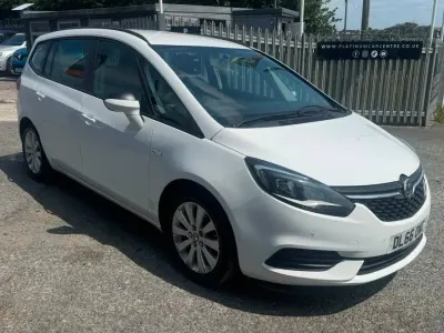 Used Vauxhall Zafira Design Edition 2016 White MPV