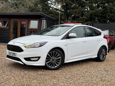 Used Ford Focus ST-Line 120 HP (88 kW) 2017 White Hatchback