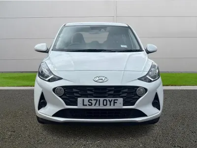 Used Hyundai i10 SE 84 HP (61 kW) 2021 White Hatchback