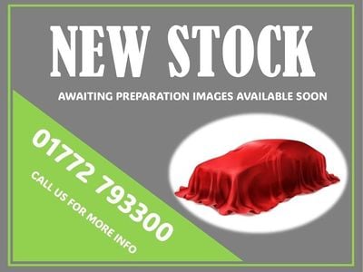 Silver Used 2015 Toyota Auris Hatchback | £7,290 (Good price)