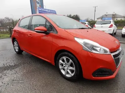 Used Peugeot 208 Active 82 HP (60 kW) 2015 Orange Hatchback