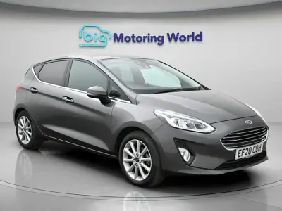 Usado Ford Fiesta Titanium 95 HP (69 kW) 2020 Cinzento Citadino