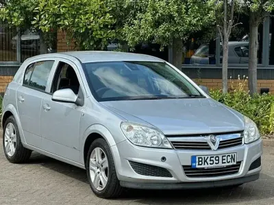 Used Vauxhall Astra Active 115 HP (84 kW) 2009 Silver Hatchback