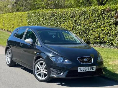 Begagnad Seat Leon FR 140 HK (102 kW) 2011 Svart Halvkombi