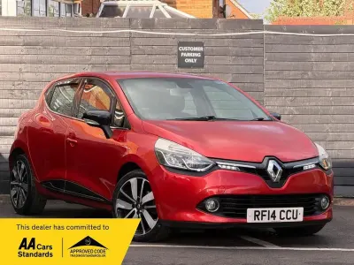 Used Renault Clio IV Dynamique 90 HP (66 kW) 2014 Red Hatchback