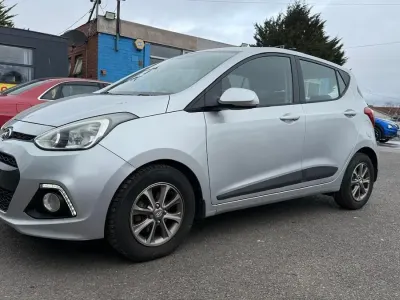 Used Hyundai i10 Premium 83 HP (61 kW) 2014 Silver Hatchback