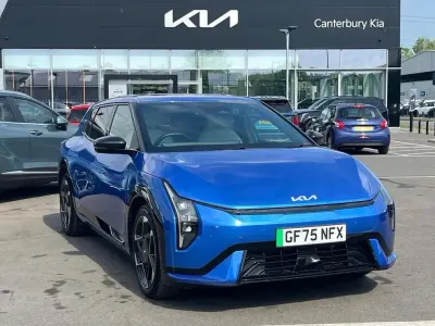 Begagnad Kia EV4 GT-Line 150 kW (204 HK) 2025 Blå Halvkombi