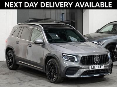 Mercedes GLB220