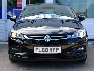 Second-hand Vauxhall Astra SRi 135 CP (99 kW) 2018 Negru Hatchback