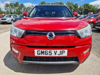 Used SsangYong Tivoli 115 HP (84 kW) 2016 Red SUV