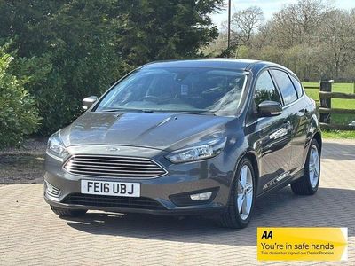 Used Ford Focus Zetec 125 HP (91 kW) 2016 Grey Hatchback