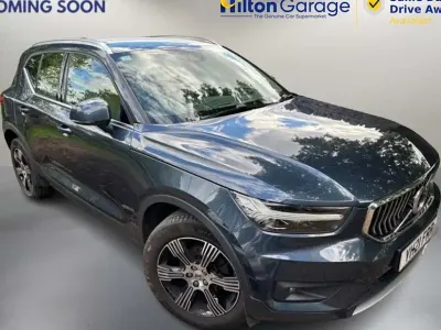 Usado Volvo XC40 Inscription 163 HP (119 kW) 2021 Azul SUV