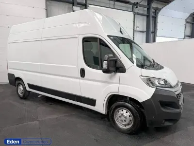 Begagnad Citroën Relay 140 HK (102 kW) 2023 Vit Van