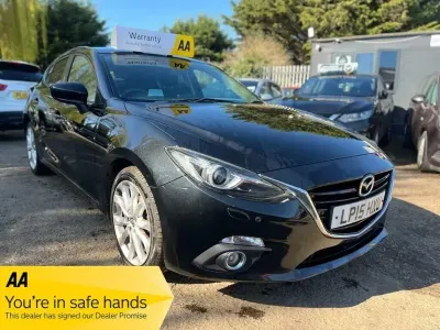 Käytetty Mazda 3 Inclusive 150 HP (110 kW) 2015 Musta Viistoperä