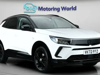 Used Vauxhall Grandland X GS Line 131 HP (96 kW) 2022 White SUV