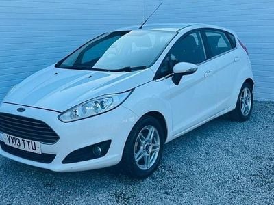 Used Ford Fiesta Zetec 82 HP (60 kW) 2013 White Hatchback