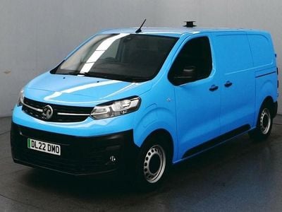 Used Vauxhall Vivaro 100 kW (136 HP) 2022 Mauve/pink MPV