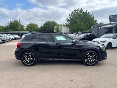 Mercedes GLA220