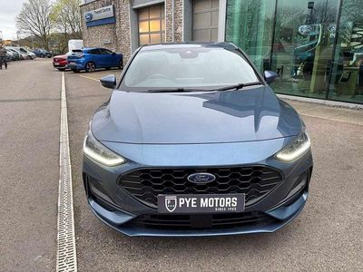 Begagnad Ford Focus ST-Line 2023 Blå Halvkombi