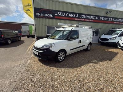 Used Fiat Doblò 105 HP (77 kW) 2017 White MPV