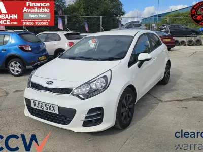 Used Kia Rio 74 HP (54 kW) 2016 White Hatchback