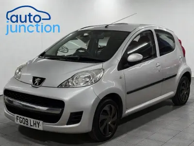 Used Peugeot 107 68 HP (50 kW) 2009 Silver Hatchback