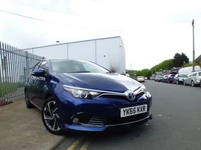 Used Toyota Auris Hybrid