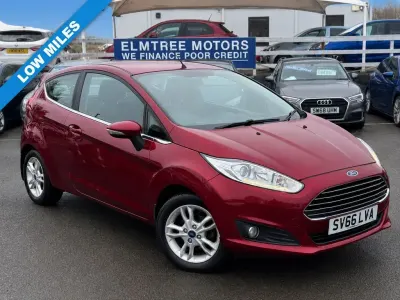 Used Ford Fiesta Zetec 82 HP (60 kW) 2016 Red Hatchback