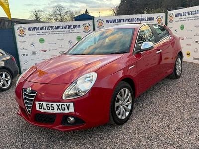 Used Alfa Romeo Giulietta Distinctive 120 HP (88 kW) 2015 Red Hatchback