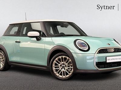 Begagnad Mini Cooper Hatch 154 HK (113 kW) 2024 Grön Halvkombi