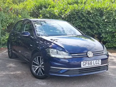 Used VW Golf VII SE 130 HP (95 kW) 2018 Blue Hatchback